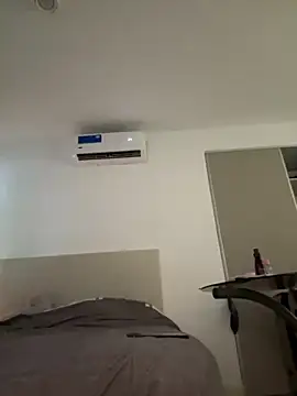 lolaaculaa online show from February 4, 3:29 pm