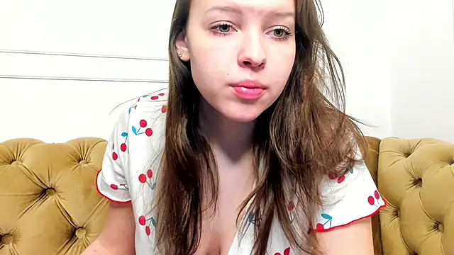 Snapshot of lunahush chatting on February 18, 11:11 pm lunahush online show from February 18, 11:11 pm