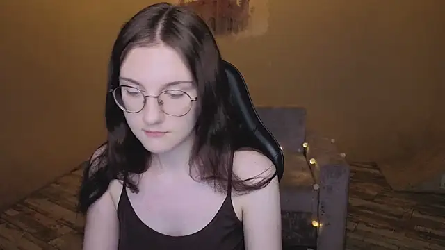 Snapshot of VixenLight chatting on February 13, 9:38 am VixenLight online show from February 13, 9:38 am