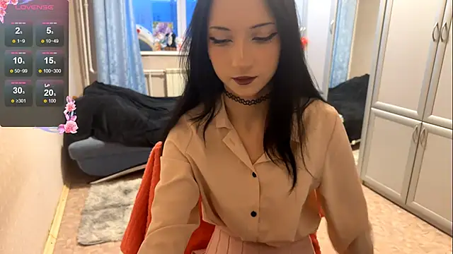 Snapshot of UrBabeLuna chatting on February 4, 4:07 am UrBabeLuna online show from February 4, 4:07 am