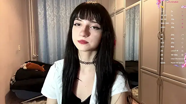 Snapshot of UrBabeLuna chatting on April 1, 4:04 pm UrBabeLuna online show from April 1, 4:04 pm