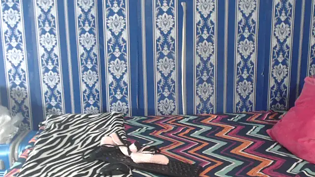 Snapshot of FlameZee chatting on February 19, 9:49 am FlameZee online show from February 19, 9:49 am