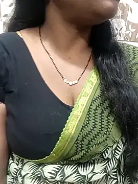 Snapshot of Parul-009 chatting on February 2, 9:52 am Parul-009 online show from February 2, 9:52 am