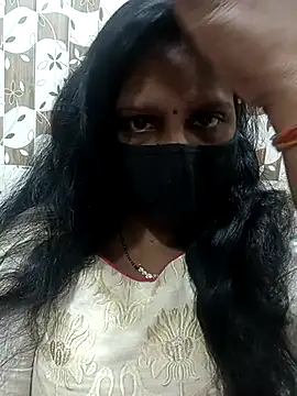 Snapshot of Parul-009 chatting on February 3, 6:40 am Parul-009 online show from February 3, 6:40 am