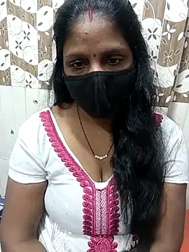 Snapshot of Parul-009 chatting on February 7, 5:55 am Parul-009 online show from February 7, 5:55 am