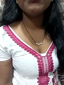 Snapshot of Parul-009 chatting on February 10, 5:33 am Parul-009 online show from February 10, 5:33 am