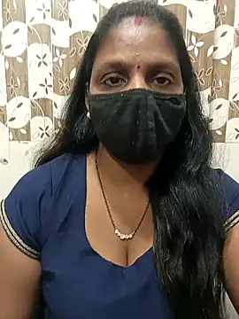 Snapshot of Parul-009 chatting on February 20, 5:48 am Parul-009 online show from February 20, 5:48 am