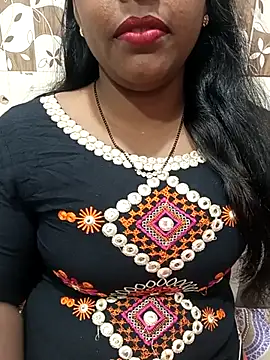 Snapshot of Parul-009 chatting on February 21, 9:43 am Parul-009 online show from February 21, 9:43 am