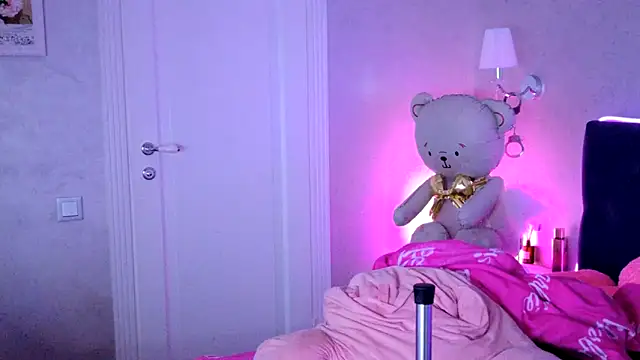 Snapshot of ChristallBreaz chatting on February 24, 9:13 pm ChristallBreaz online show from February 24, 9:13 pm