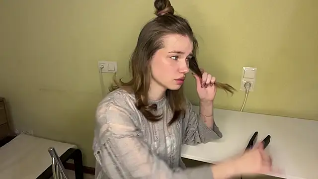 Snapshot of EarthaStinett chatting on February 27, 5:18 am EarthaStinett online show from February 27, 5:18 am