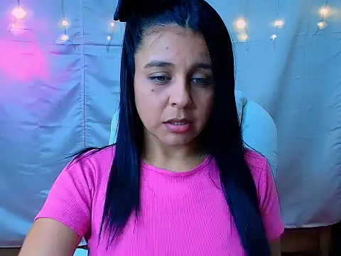 Snapshot of DanielaLati chatting on February 1, 10:08 pm DanielaLati online show from February 1, 10:08 pm