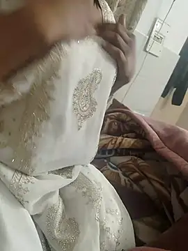 Curvy Simran online show from February 17, 5:19 pm