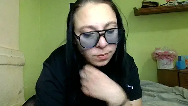 MillaSourety online show from April 21, 7:03 am