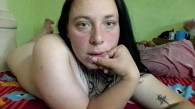 MillaSourety online show from June 3, 2:33 pm