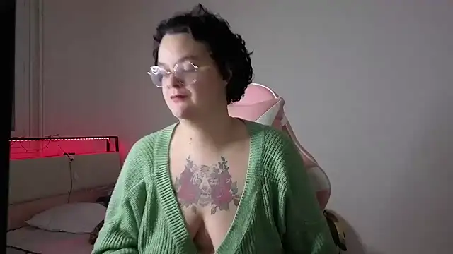 Snapshot of lunatigre4 chatting on February 5, 9:41 pm lunatigre4 online show from February 5, 9:41 pm