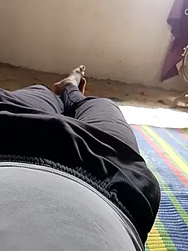 Snapshot of babu_bull chatting on February 6, 8:40 am babu bull online show from February 6, 8:40 am