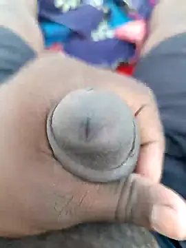 Snapshot of babu_bull chatting on March 27, 11:54 am babu bull online show from March 27, 11:54 am