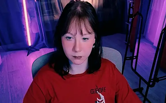 Snapshot of marty_bree chatting on June 20, 5:05 pm marty bree online show from June 20, 5:05 pm