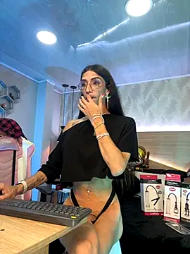 kylliefox  online show from September 25, 1:15 pm