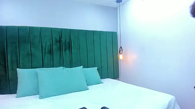 Amber-Horney online show from April 1, 1:34 pm