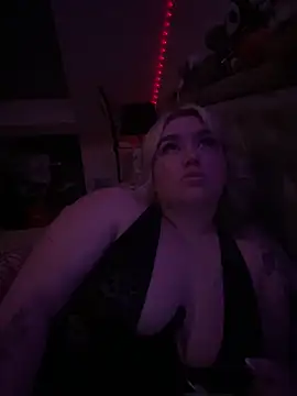 Snapshot of TwoWayT_xx chatting on March 1, 1:29 am TwoWayT xx online show from March 1, 1:29 am