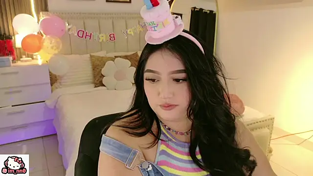 Snapshot of ninna_sweet chatting on March 8, 1:48 pm ninna sweet online show from March 8, 1:48 pm