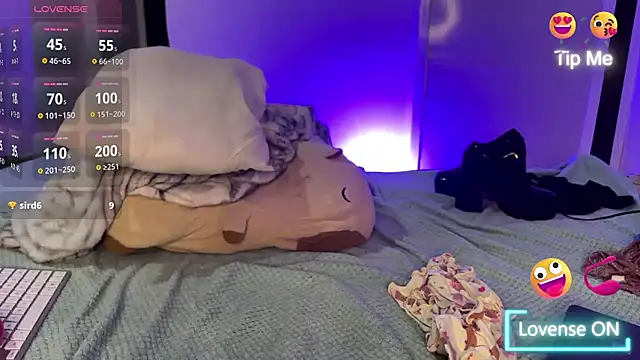 Kitty Wild 19 online show from July 24, 7:28 am