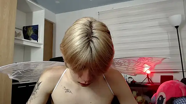 Snapshot of duvisex19 chatting on May 20, 12:39 am duvisex19 online show from May 20, 12:39 am