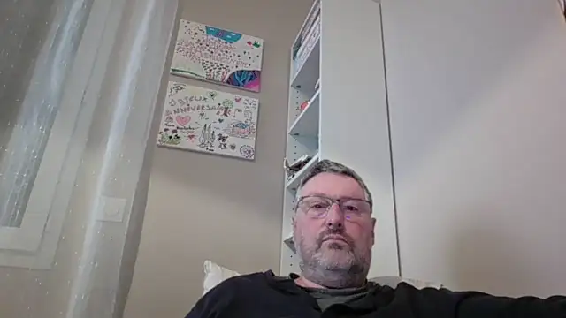 doudou310 online show from February 22, 4:02 am