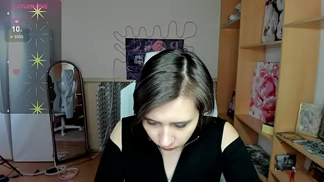 Snapshot of Scarlet_Sirenn chatting on February 26, 7:51 am Scarlet Sirenn online show from February 26, 7:51 am