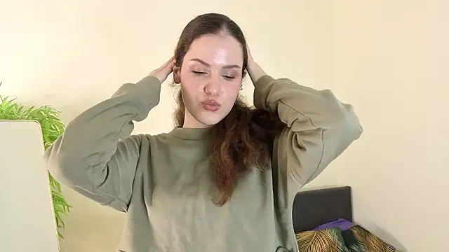 Snapshot of Lili_Torin chatting on February 11, 3:39 pm Lili Torin online show from February 11, 3:39 pm