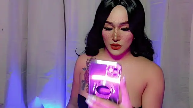 ChloeAsian online show from May 11, 9:48 am