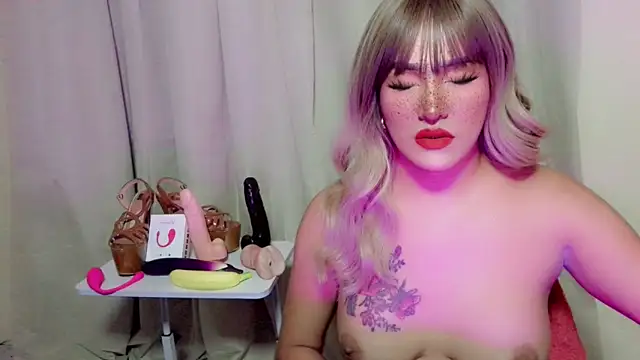 ChloeAsian online show from May 29, 8:45 am
