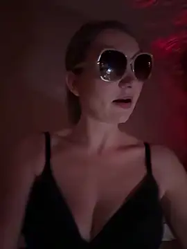 Snapshot of hottogetherNL chatting on February 19, 8:49 pm hottogetherNL online show from February 19, 8:49 pm