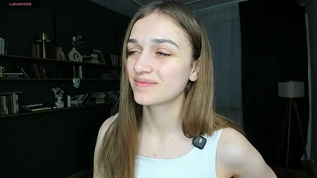 JuliannaLeiding online show from April 3, 7:12 pm