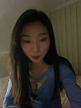 Snapshot of XiaoGui10 chatting on February 12, 2:45 pm XiaoGui10 online show from February 12, 2:45 pm