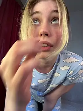 LovelyMiu online show from May 23, 2:21 pm