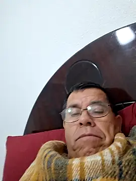 Snapshot of eros3442 chatting on February 10, 2:15 am eros3442 online show from February 10, 2:15 am