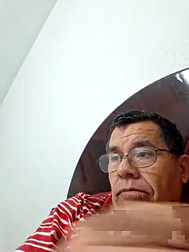 Snapshot of eros3442 chatting on February 11, 1:32 am eros3442 online show from February 11, 1:32 am