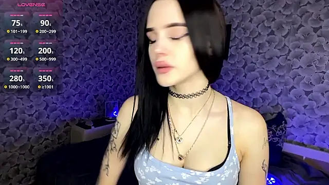 IeshaOsorio online show from March 26, 6:19 am