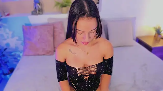 xiomara cortes online show from April 6, 7:48 pm