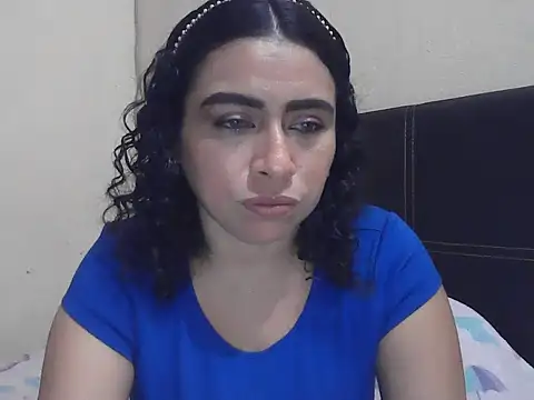 Snapshot of DalilahMx chatting on June 12, 3:55 pm DalilahMx online show from June 12, 3:55 pm