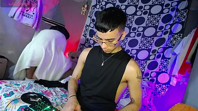 Snapshot of THE_PERFECT_COUPLE_12 chatting on February 6, 3:11 am THE PERFECT COUPLE 12 online show from February 6, 3:11 am