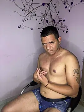 Snapshot of Loaisn chatting on February 3, 1:37 am Loaisn online show from February 3, 1:37 am