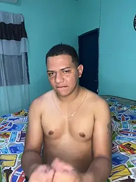 Snapshot of Loaisn chatting on February 9, 12:03 am Loaisn online show from February 9, 12:03 am