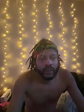 Snapshot of magic_man1085 chatting on February 9, 3:27 pm magic man1085 online show from February 9, 3:27 pm