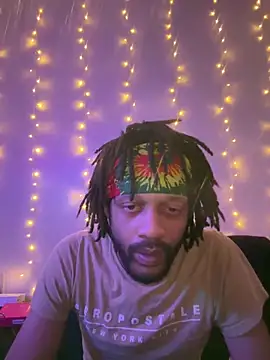 Snapshot of magic_man1085 chatting on February 10, 6:28 am magic man1085 online show from February 10, 6:28 am