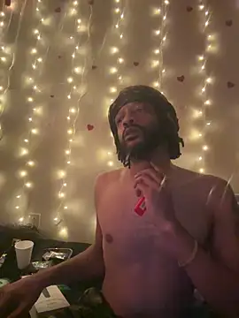 Snapshot of magic_man1085 chatting on February 16, 10:44 am magic man1085 online show from February 16, 10:44 am