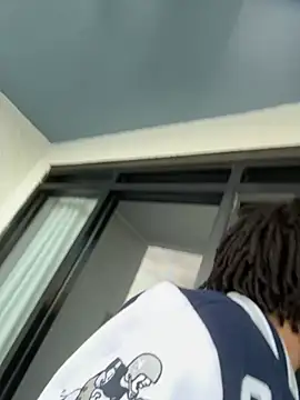 Snapshot of magic_man1085 chatting on February 23, 10:40 pm magic man1085 online show from February 23, 10:40 pm