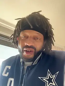 Snapshot of magic_man1085 chatting on February 24, 2:37 pm magic man1085 online show from February 24, 2:37 pm